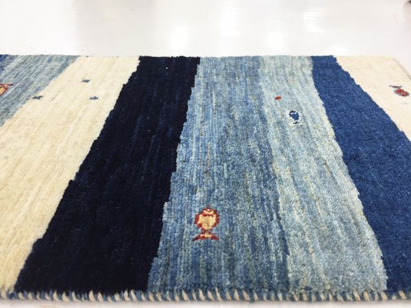 ギャッベ世界展示会ゾランヴァリ最新ブルー