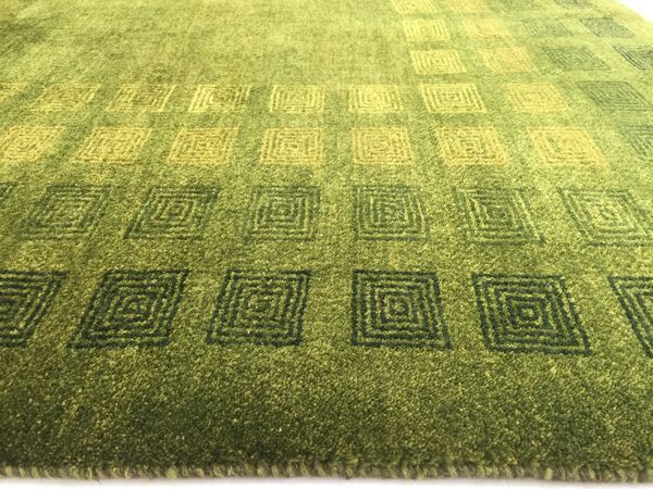 ギャッベ世界展示会ゾランヴァリ最新グリーン