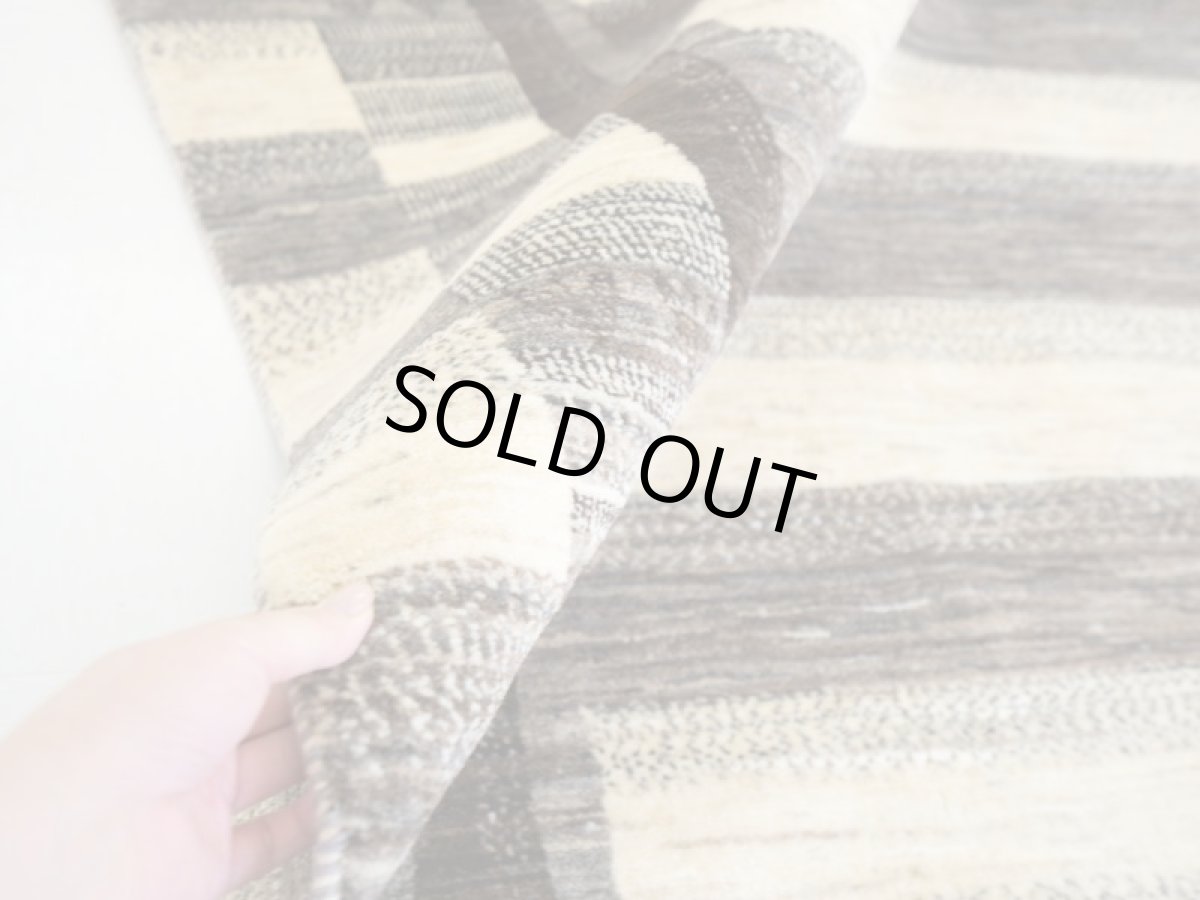 画像9: ゾランヴァリギャッベ：カシュクリ　リビング中（213×157) (9)